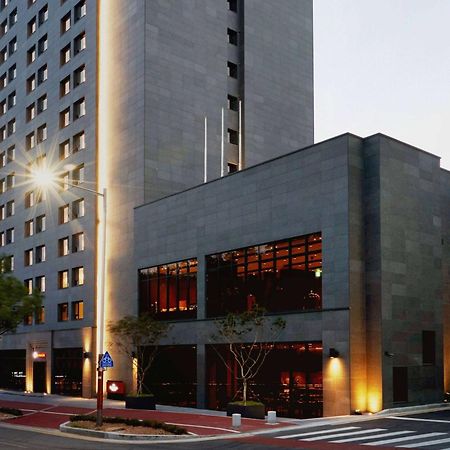 Hotel Ramada By Wyndham Gunsan Esterno foto