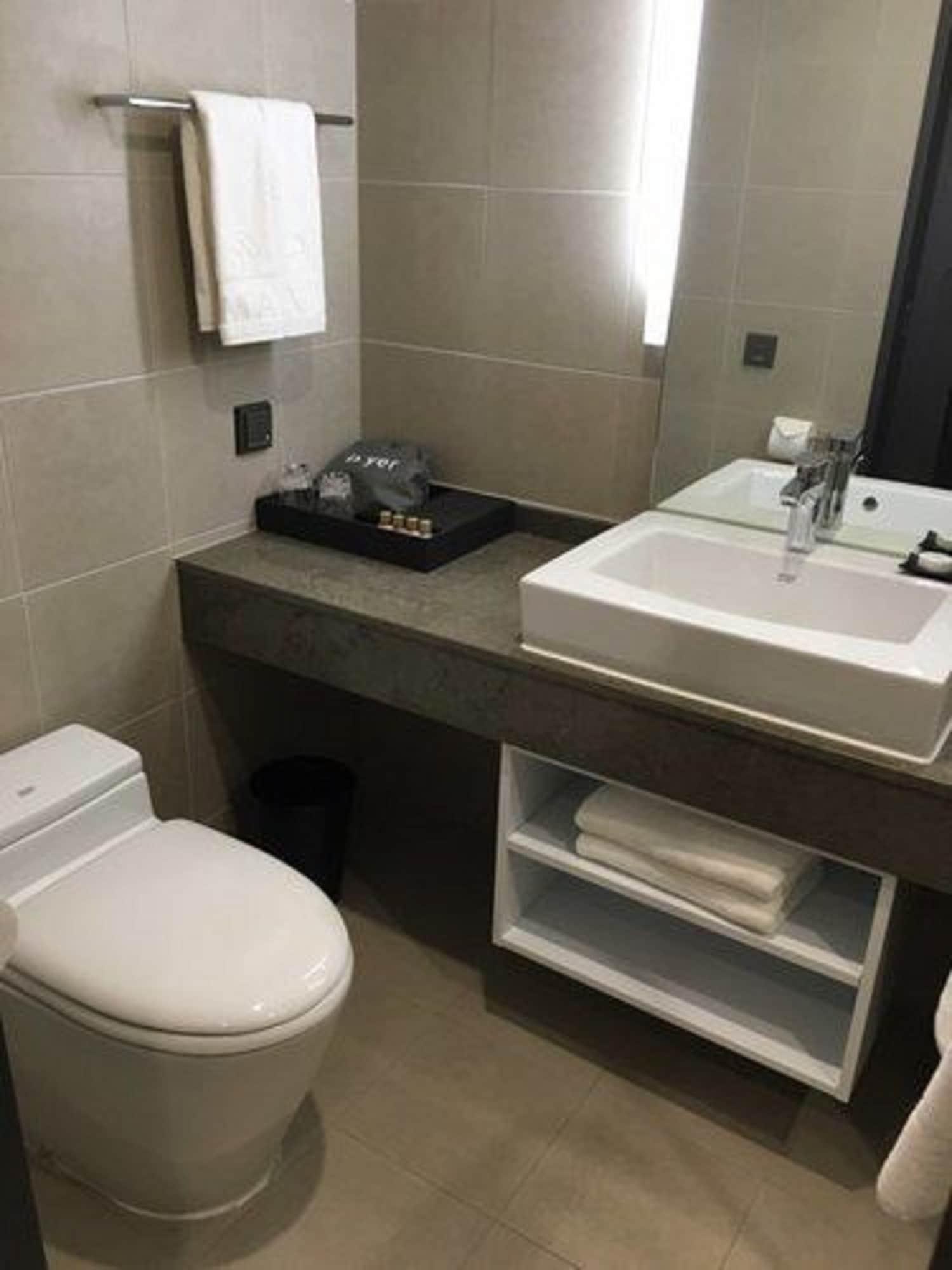 Hotel Ramada By Wyndham Gunsan Esterno foto