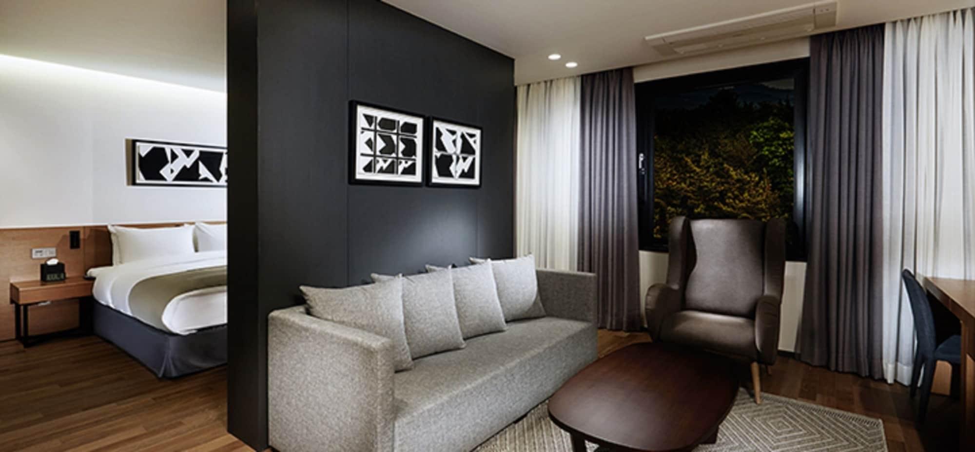 Hotel Ramada By Wyndham Gunsan Esterno foto