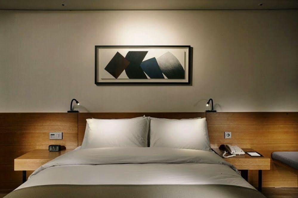 Hotel Ramada By Wyndham Gunsan Esterno foto