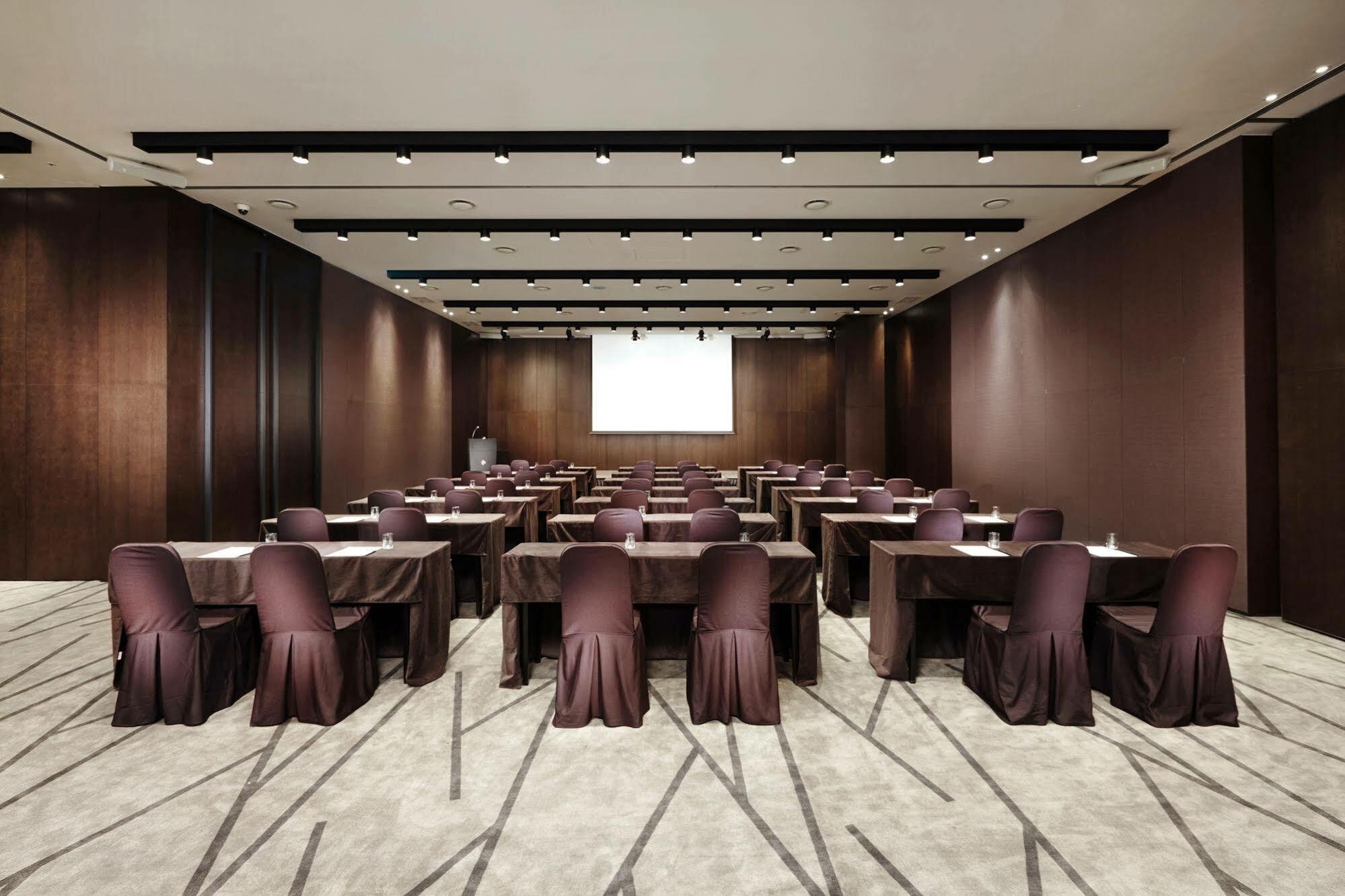 Hotel Ramada By Wyndham Gunsan Esterno foto