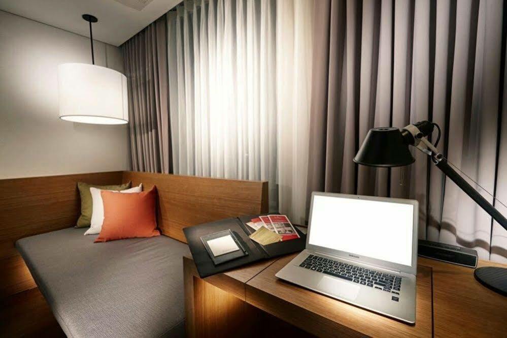 Hotel Ramada By Wyndham Gunsan Esterno foto
